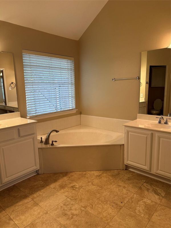 Building Photo - 3524 Misty Meadow Dr