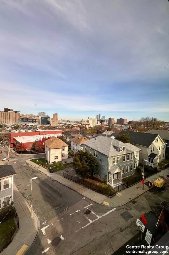 Building Photo - 188 Hillside St