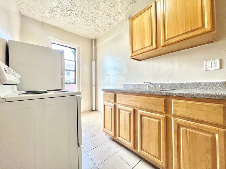 Building Photo - 3461 Wilson Ave