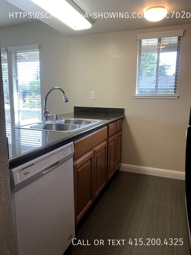 Building Photo - 10554 Red Fir Ct