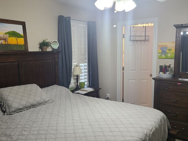 Building Photo - 3 bedroom/2 bath home Holly Ridge - Sages Ridge