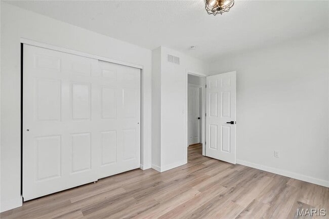 Building Photo - 802 Notre Dame Dr