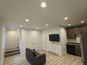 Building Photo - 578 Lewski Ln