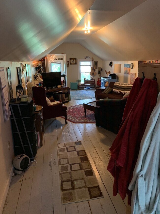 Building Photo - 176 Clinton St