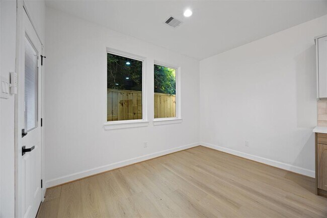Building Photo - 3615 Gano St