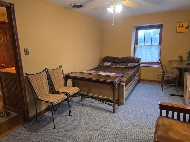 Building Photo - 437 S Craig Pl