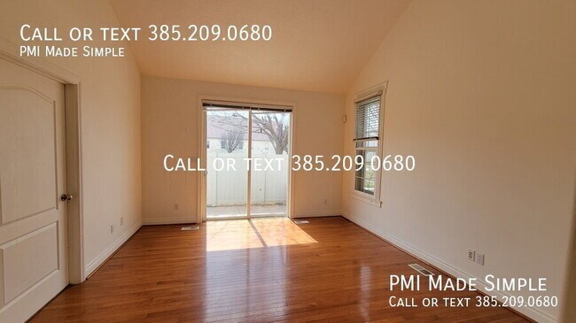 Building Photo - 3042 E Somerset Dr