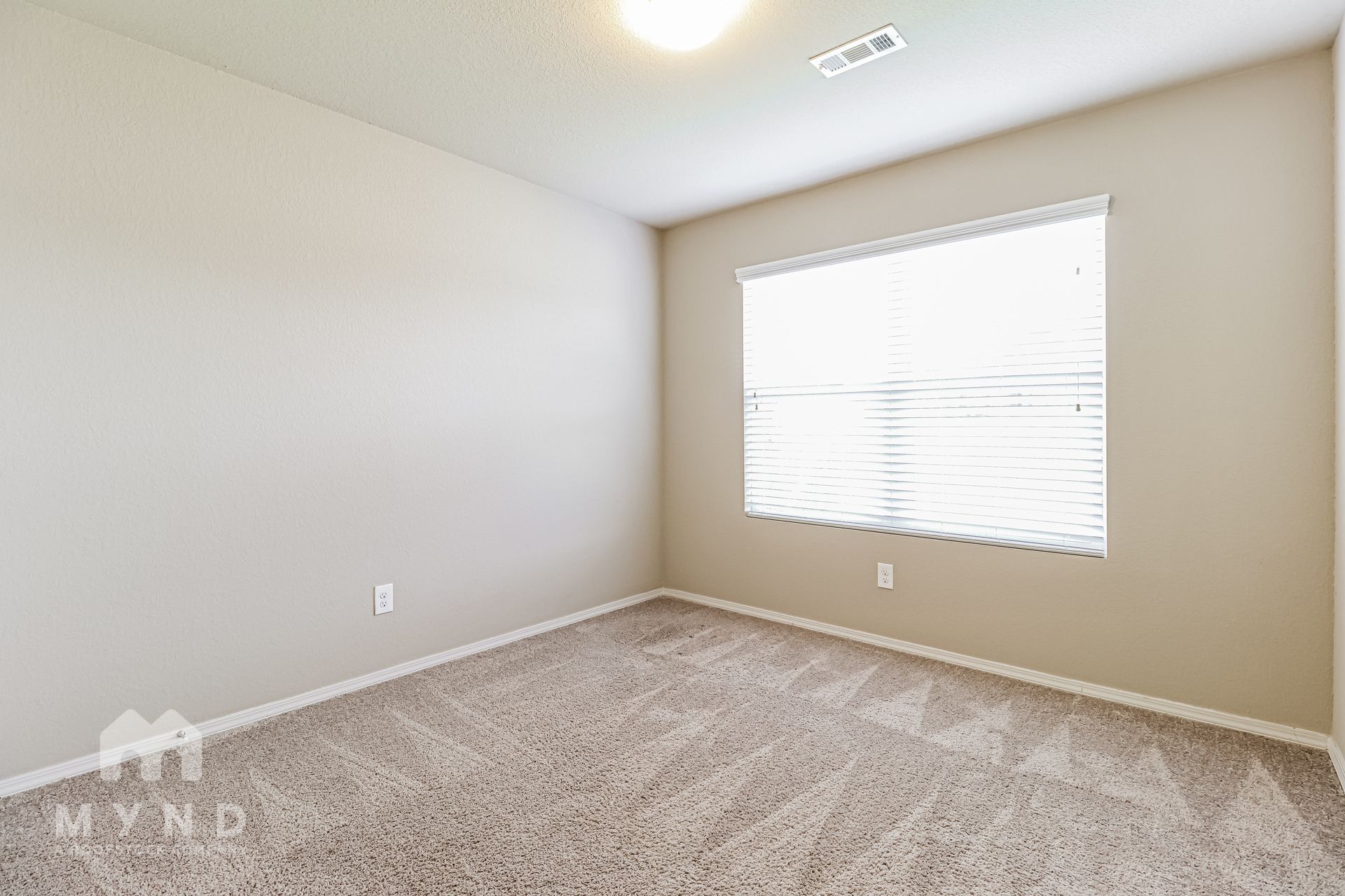 Building Photo - 934 Pinehurst Loop