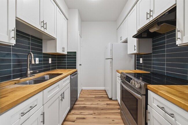 Building Photo - 7950 N Stadium Dr