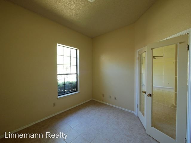Building Photo - 405 Hogan Cir
