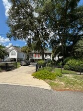 Building Photo - 568 Hammock Ave