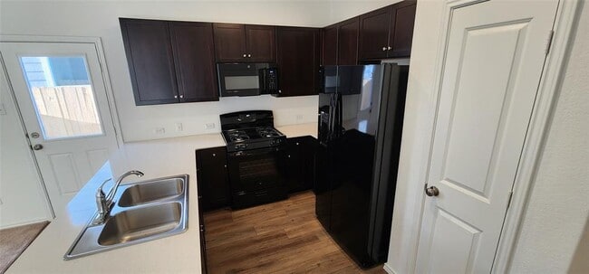 Building Photo - 341 Amber Gln