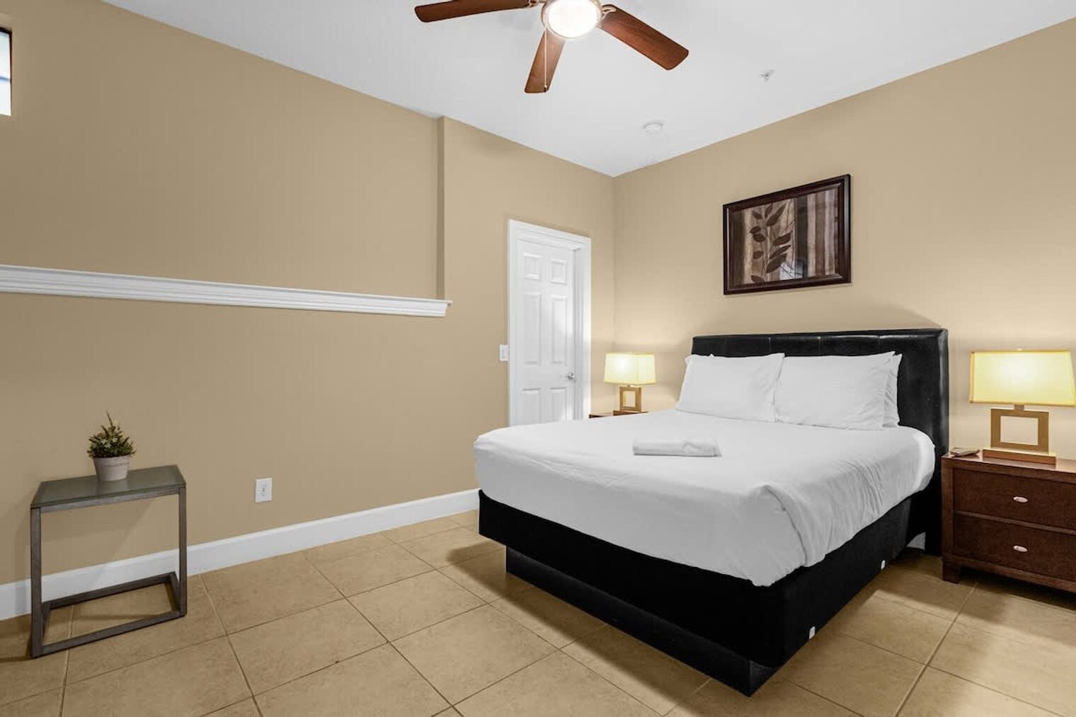 Building Photo - 14590 Damai Ln