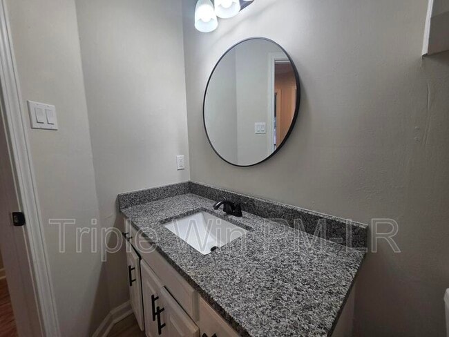 Building Photo - 66 Nevada Ln