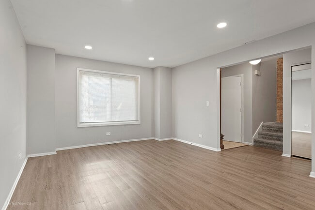 Building Photo - 1750 Henley St