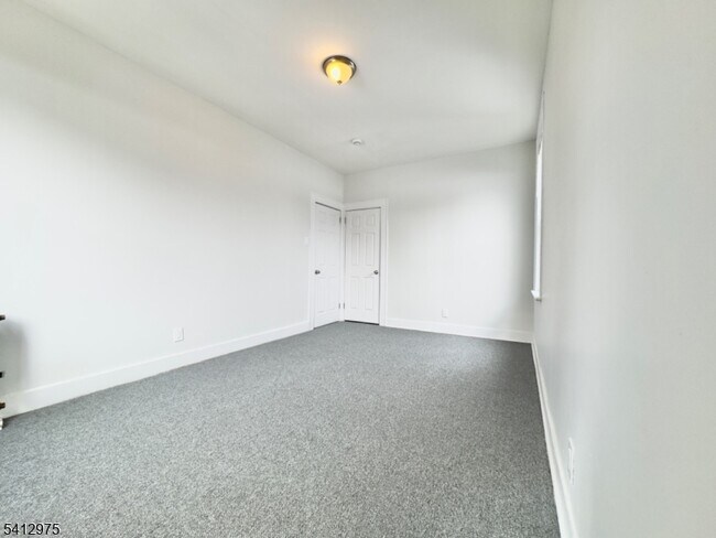 Building Photo - 476 Grove St