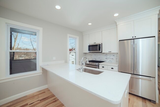 Building Photo - 10 Duffley Ct
