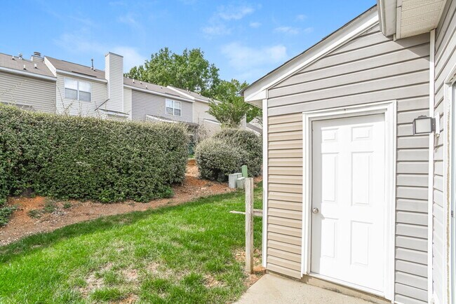 Building Photo - 5966 Cougar Ln