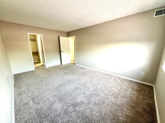 Building Photo - Quiet & Private Condo Retreat in the Heart...