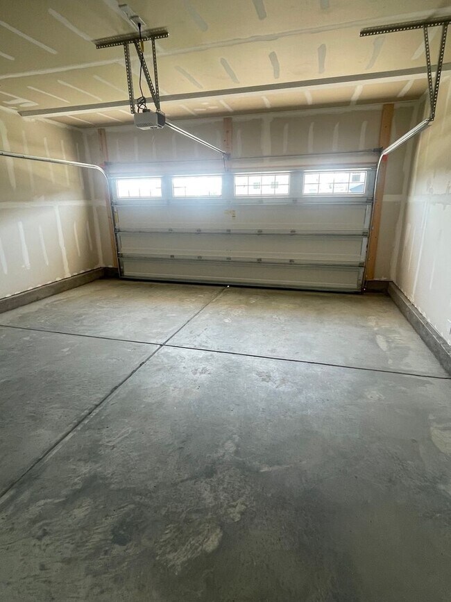 Building Photo - 143 Sea Cave Ln