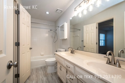 Building Photo - 18880 W 116th St