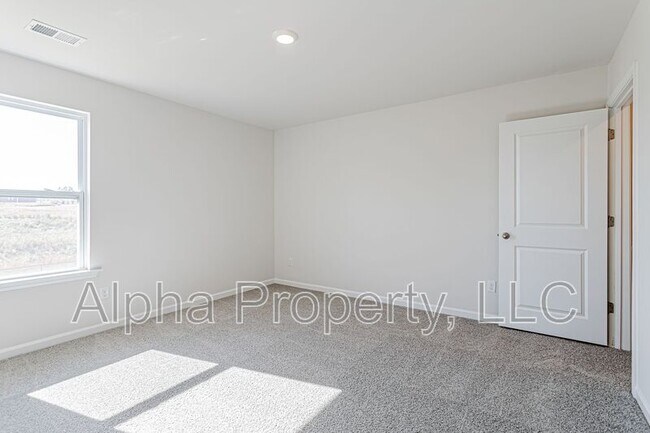 Building Photo - 816 Wolverine Ln