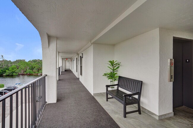 Building Photo - 1627 Riverview Rd