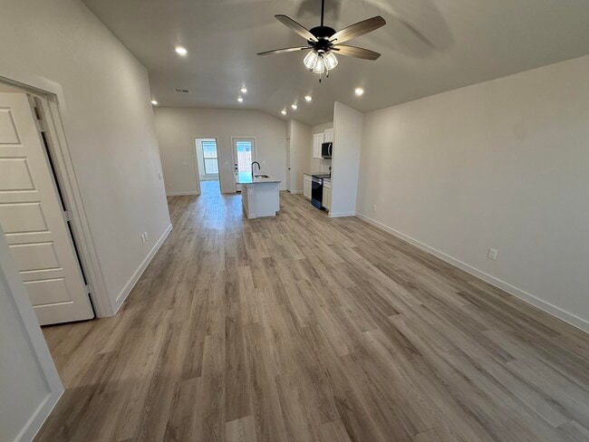 Building Photo - 1315 N Chicago Ave