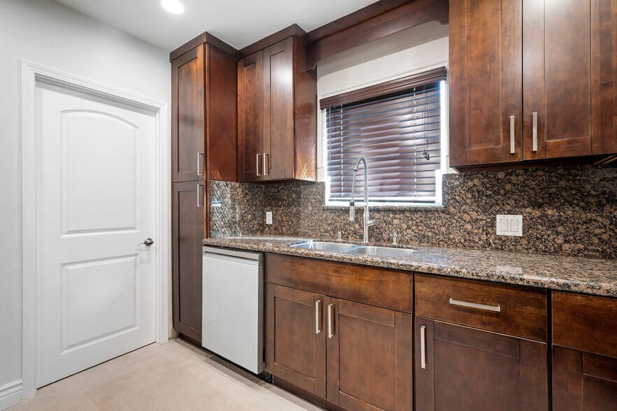 Building Photo - 1515 Glenwood Rd