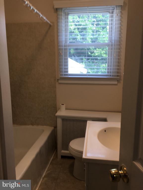 Building Photo - 1917 W High St