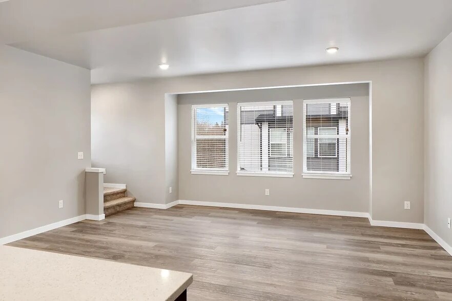 Building Photo - 1825 Eastgate Loop