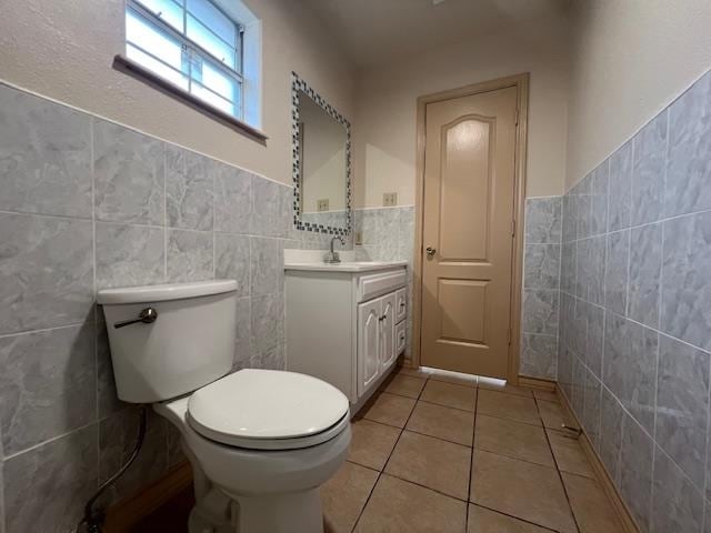 Building Photo - 408 Badajoz Ln