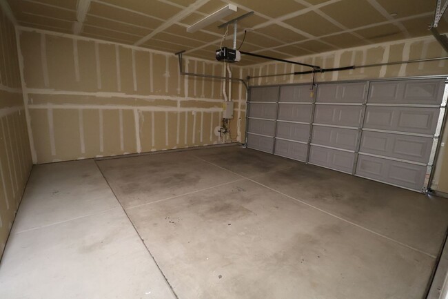 Building Photo - Northview Meadows Luxury Duplexes