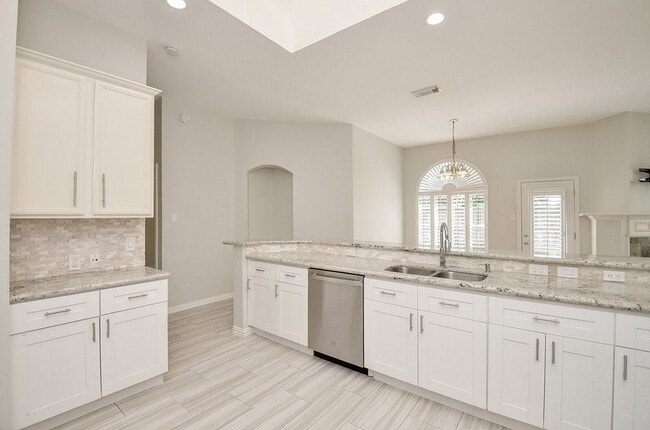 Building Photo - 20211 Canyon Ridge Ct