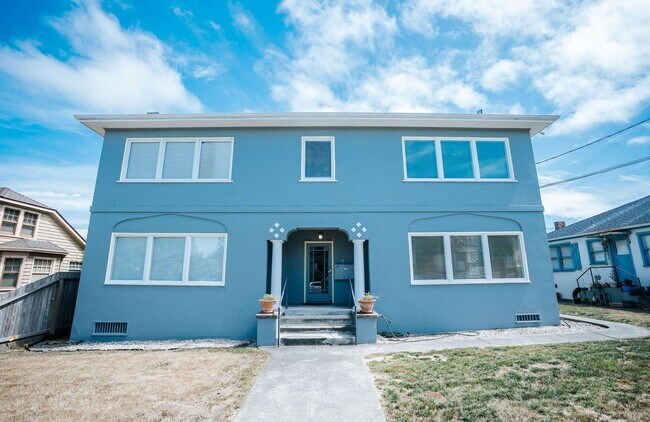 Building Photo - 1219 H St