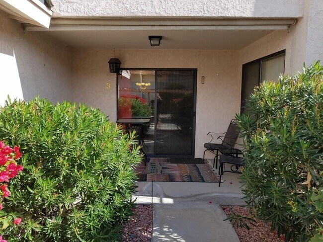 Building Photo - Furnished Condo Summer Rental