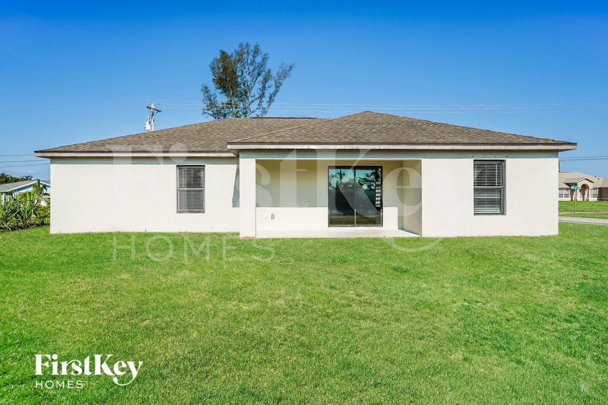 Building Photo - 2203 SW 11th Ct