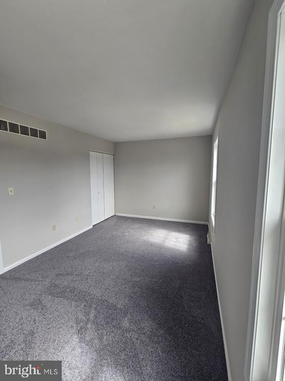 Building Photo - 33 Fieldstone Ct