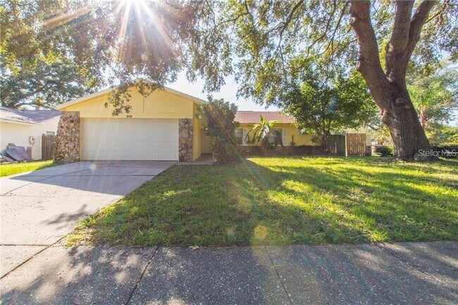 Primary Photo - 1021 Breeze Dr
