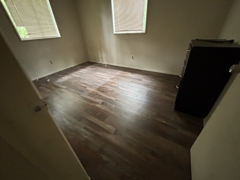 Building Photo - 2436 Shepherd Dr NW