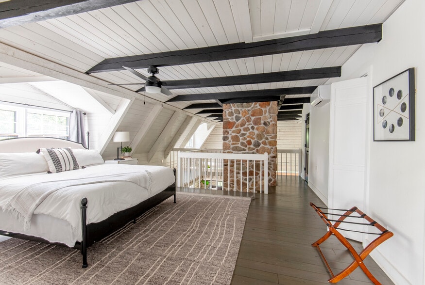 Building Photo - 1644 Dudley Mountain Rd