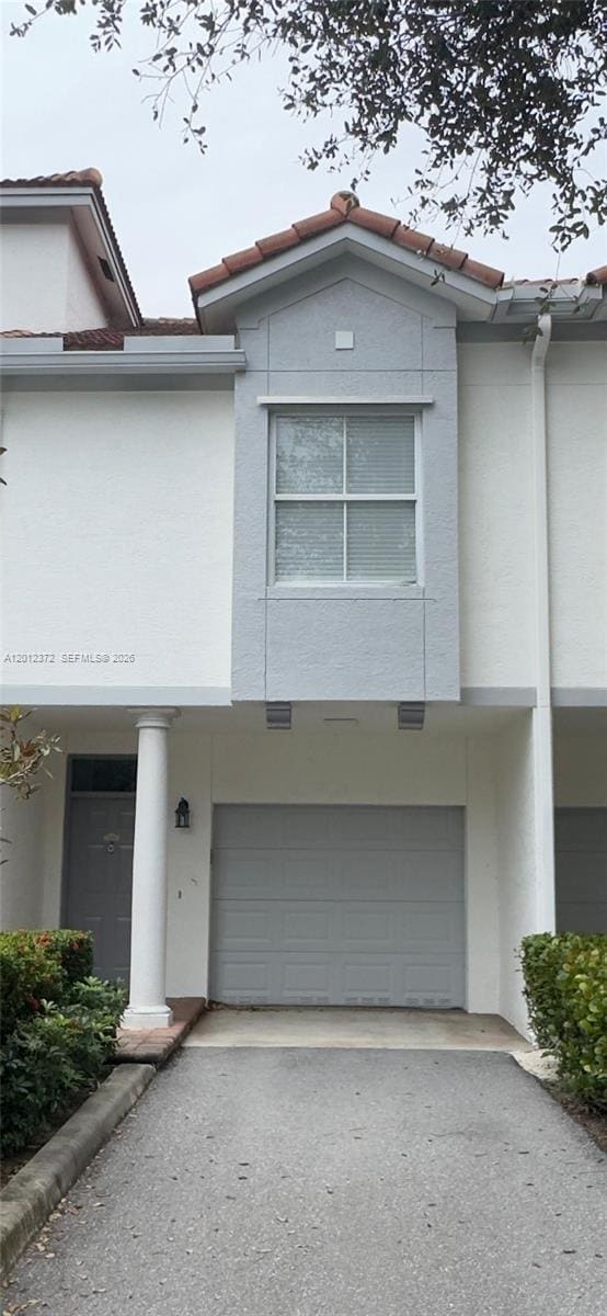 Building Photo - 2042 Alta Meadows Ln