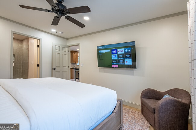 Building Photo - 26 Jennifer Ln