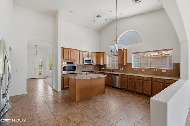 Building Photo - 677 W Pizzicato Ln