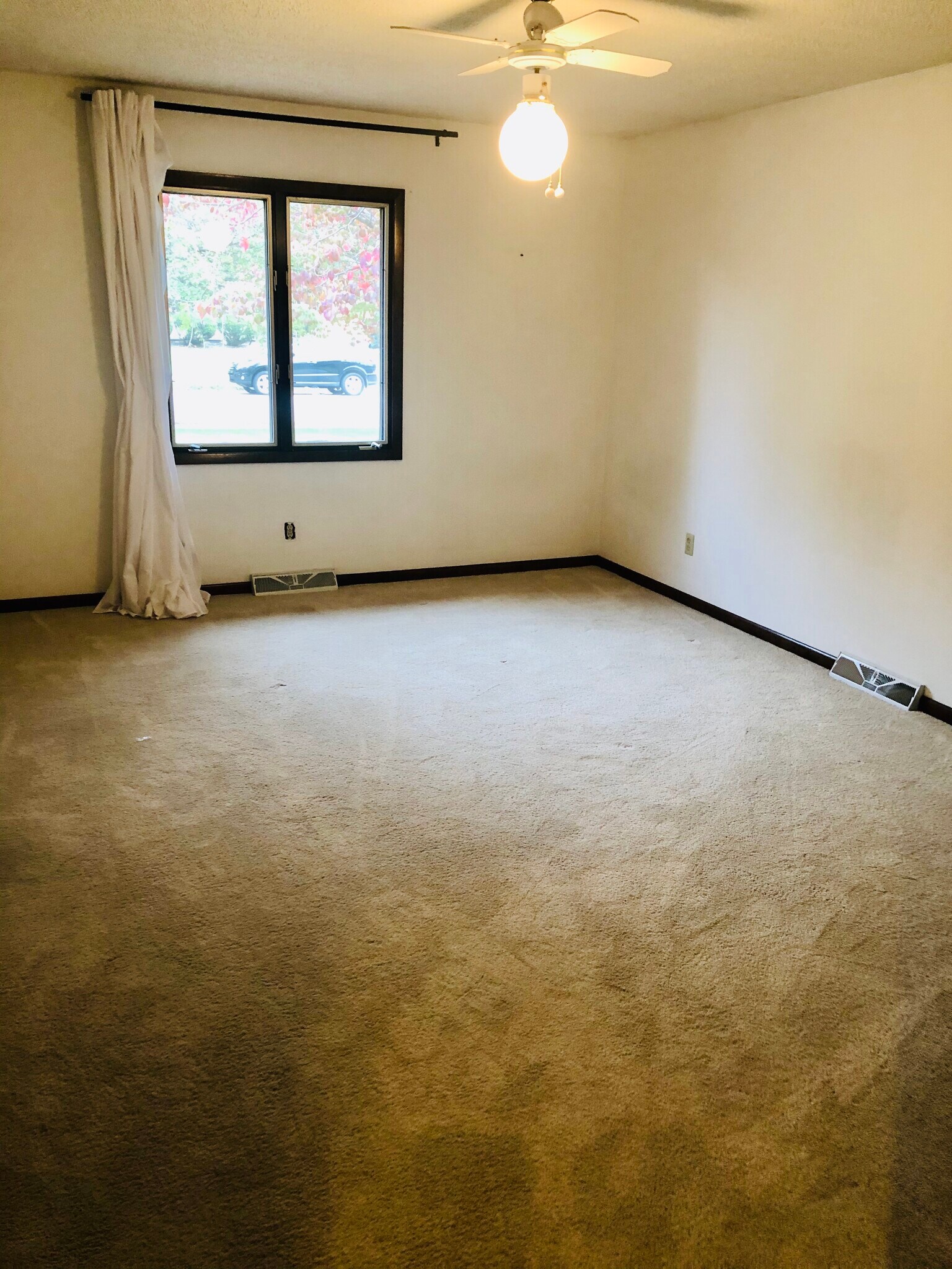 Bedroom 1 - 2911 Interlacken Dr