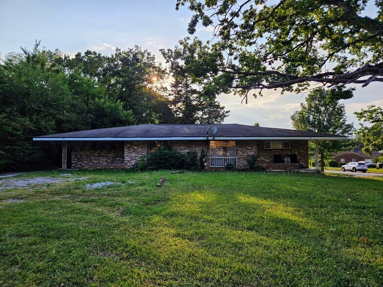 Building Photo - 359 Glenwood Dr