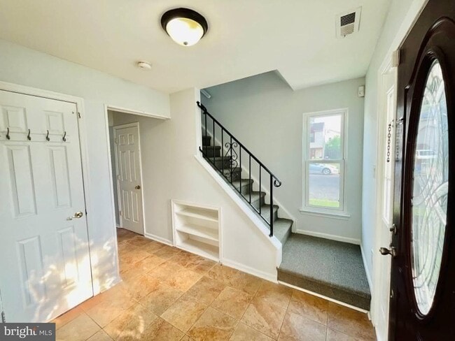Building Photo - 2 Quasar Ct