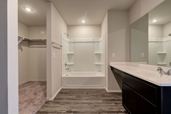 Building Photo - *** $250 MOVE-IN SPECIAL  *** Charming 4-Bed 2-Bath Home in Stillwater! *** $250 MOVE-IN SPECIAL ...