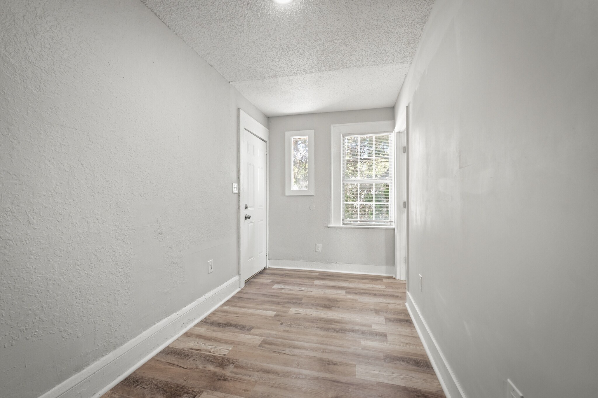 Building Photo - 3524 Boulevard