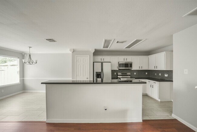 Building Photo - 11 Verbena Bend Pl